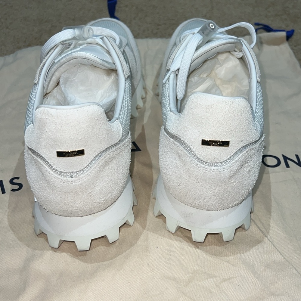 Louis Vuitton men’s sneakers - Picture 2 of 5